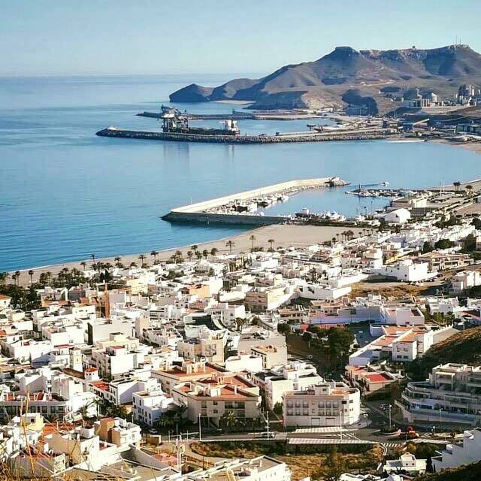 Puerto pesquero y deportivo de Carboneras.