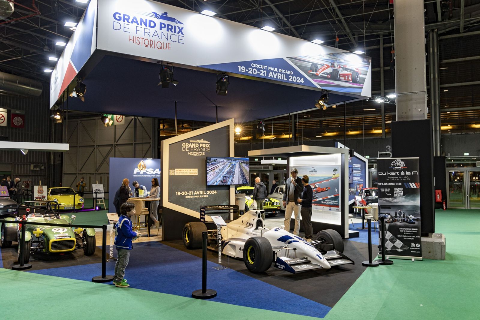 Los increíbles coches clásicos de la Retromobile 2024