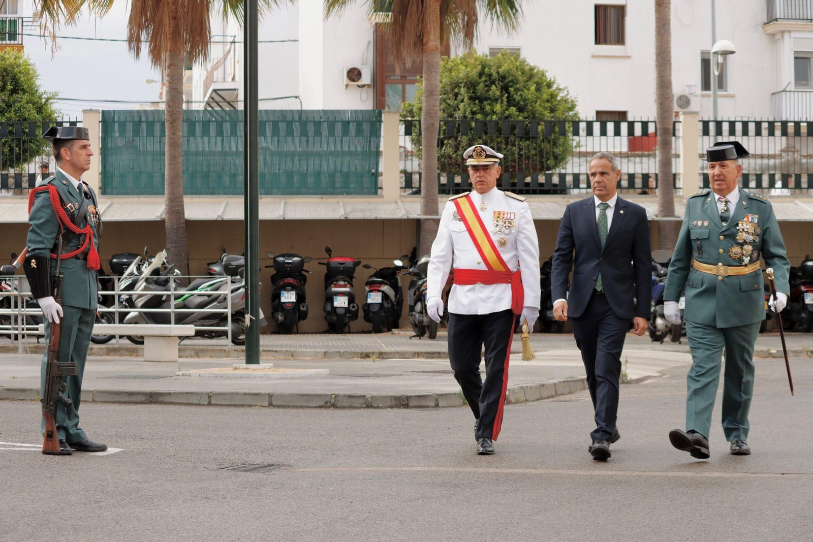 Imágenes del 179 aniversario de la Guardia Civil en Cádiz