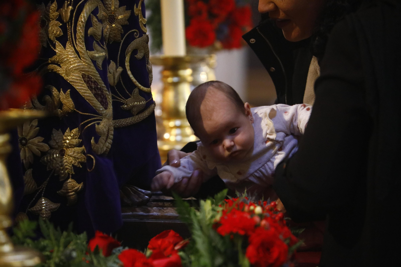 El solemne besapiés de Jesús Rescatado de Córdoba, en imágenes