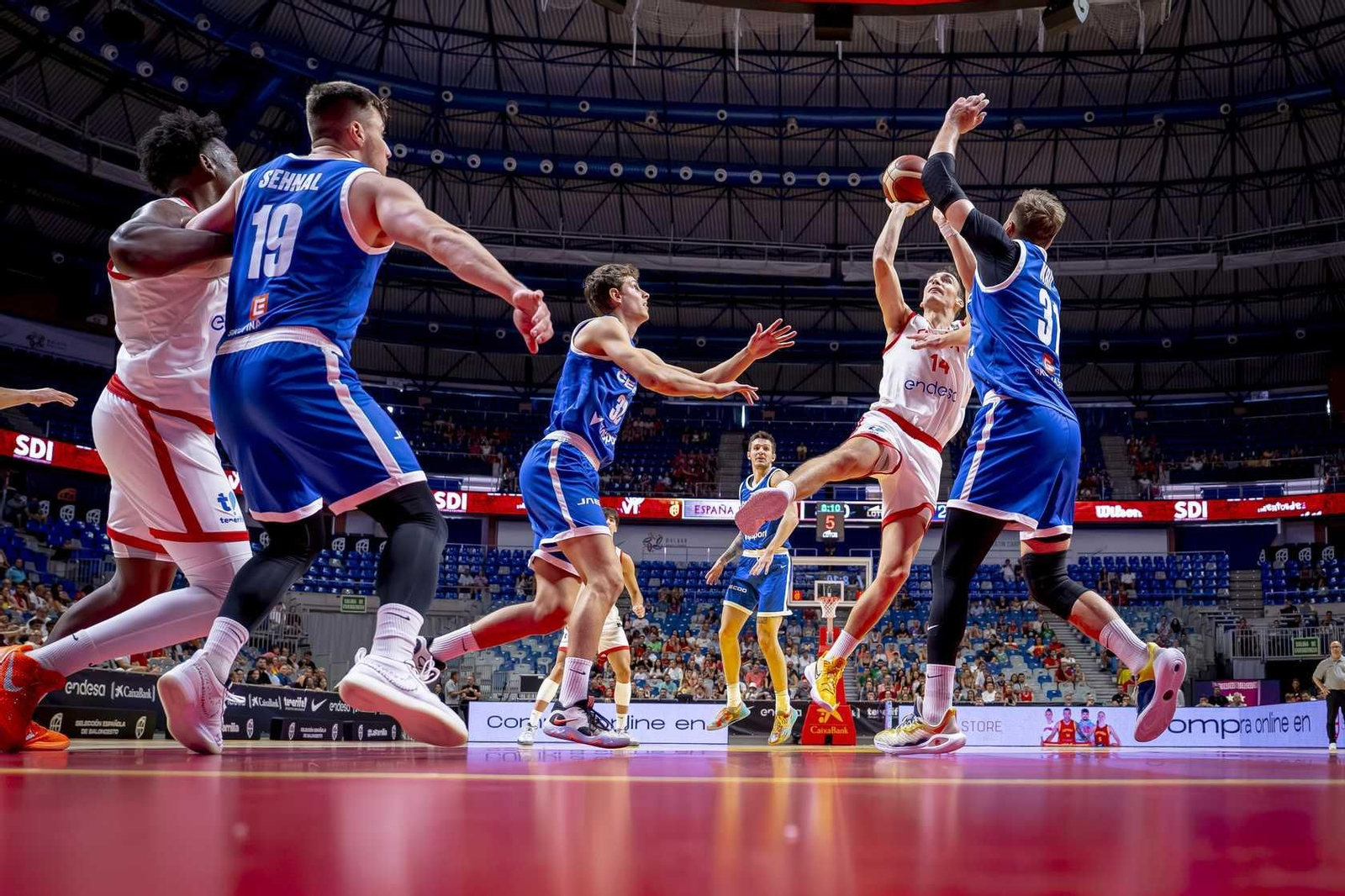 España B-República Checa, en fotos