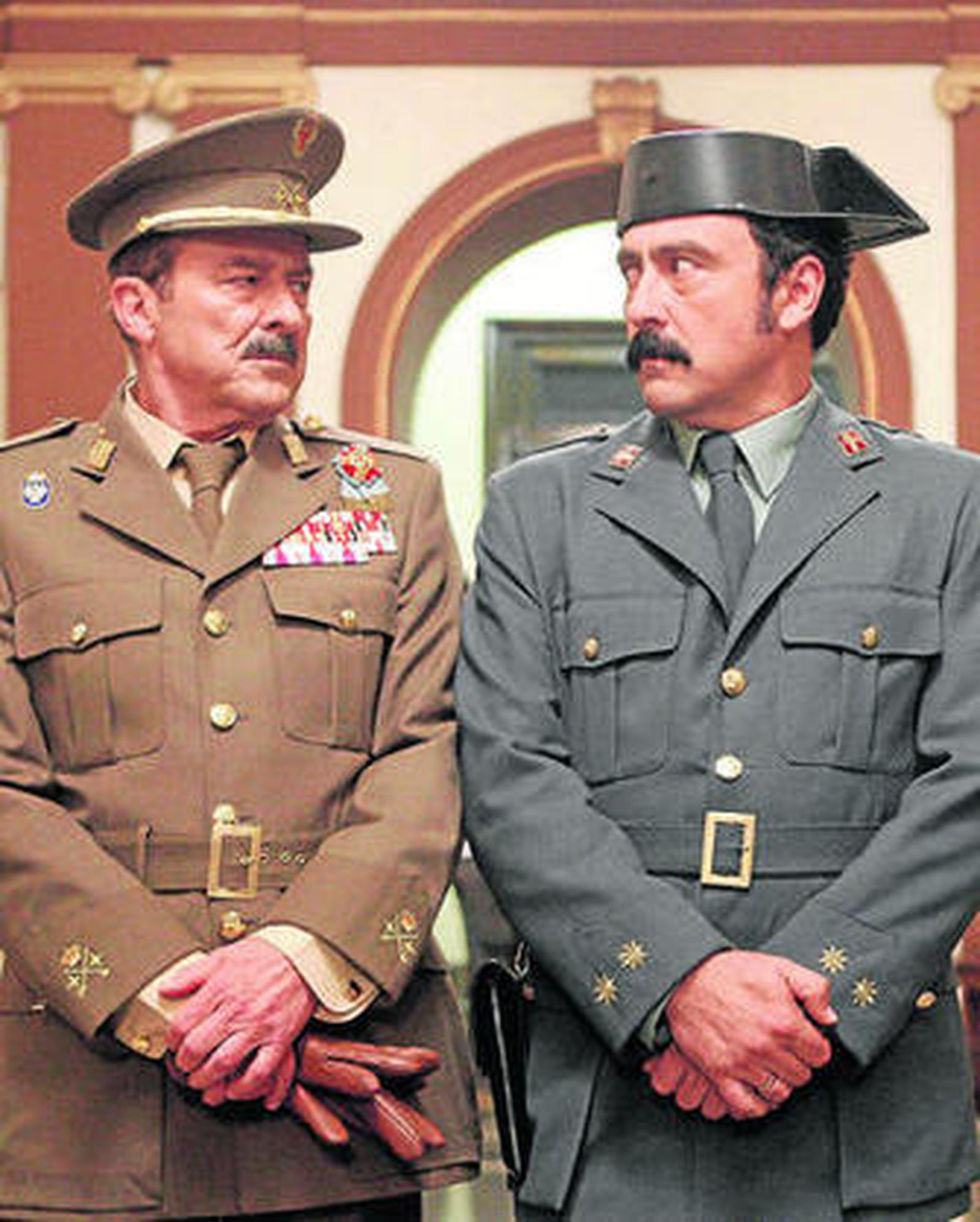 Juan Diego y Paco Tous, en una escena de '23-F', que llega hoy a los cines.