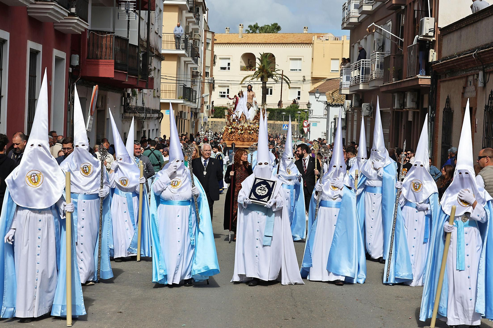 Imágenes de El Resucitado por el barrio de La Hispanidad