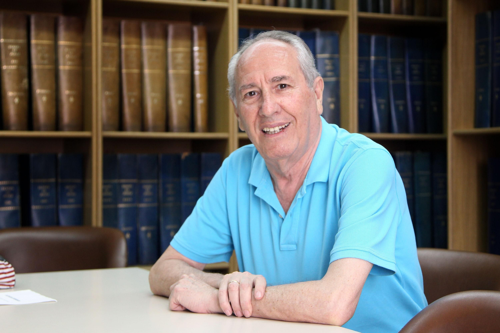 El autor José Castaño Rubiales, tras la entrevista.