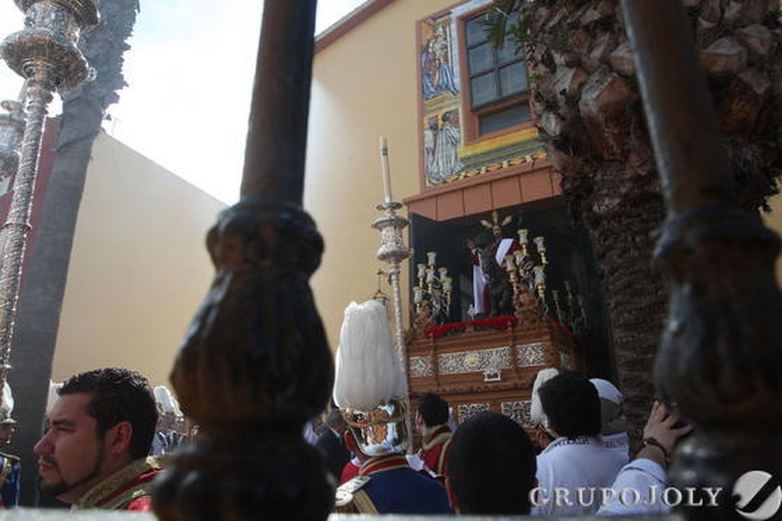 El sol acompañó al Cristo en el primer día de Semana Santa./Paco Guerrero
