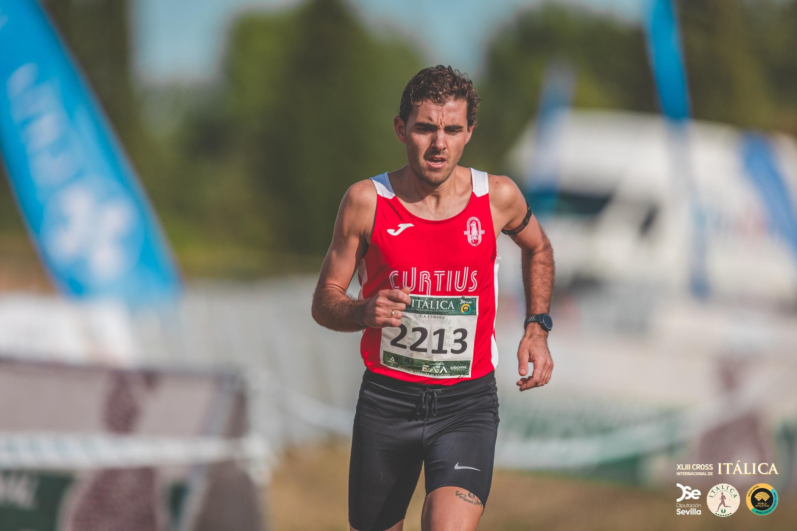 Búscate en las fotos del Cross de Itálica 2025 | 3