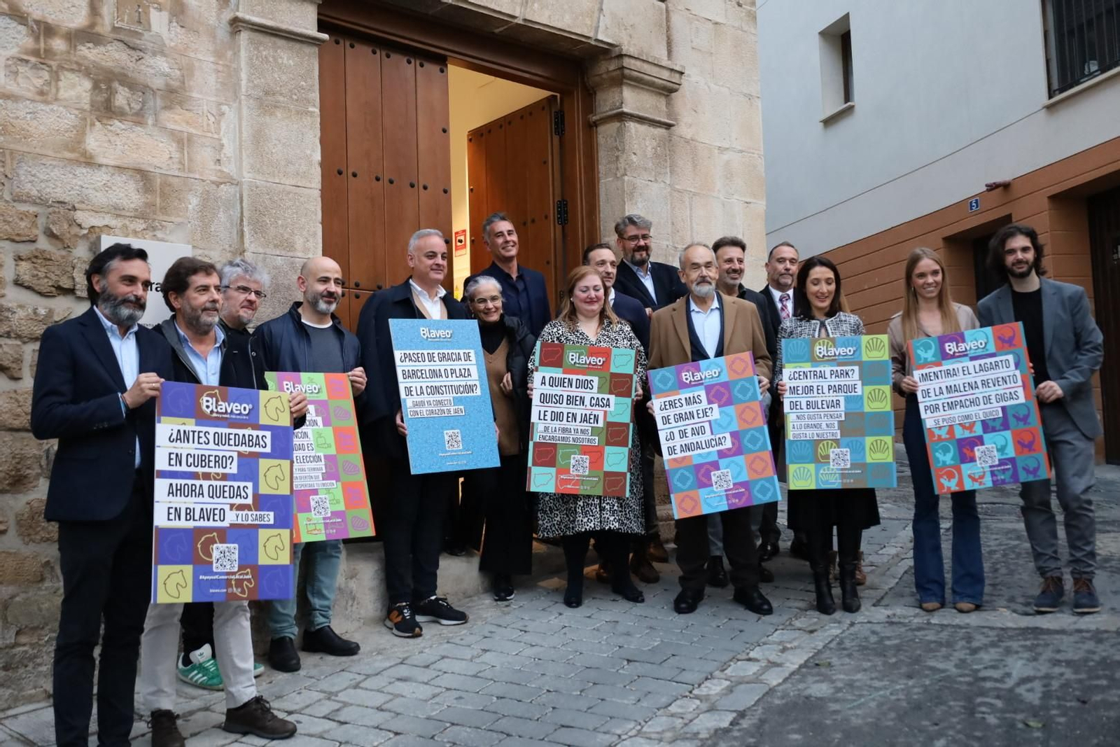 Presentación de la campaña comercial local.