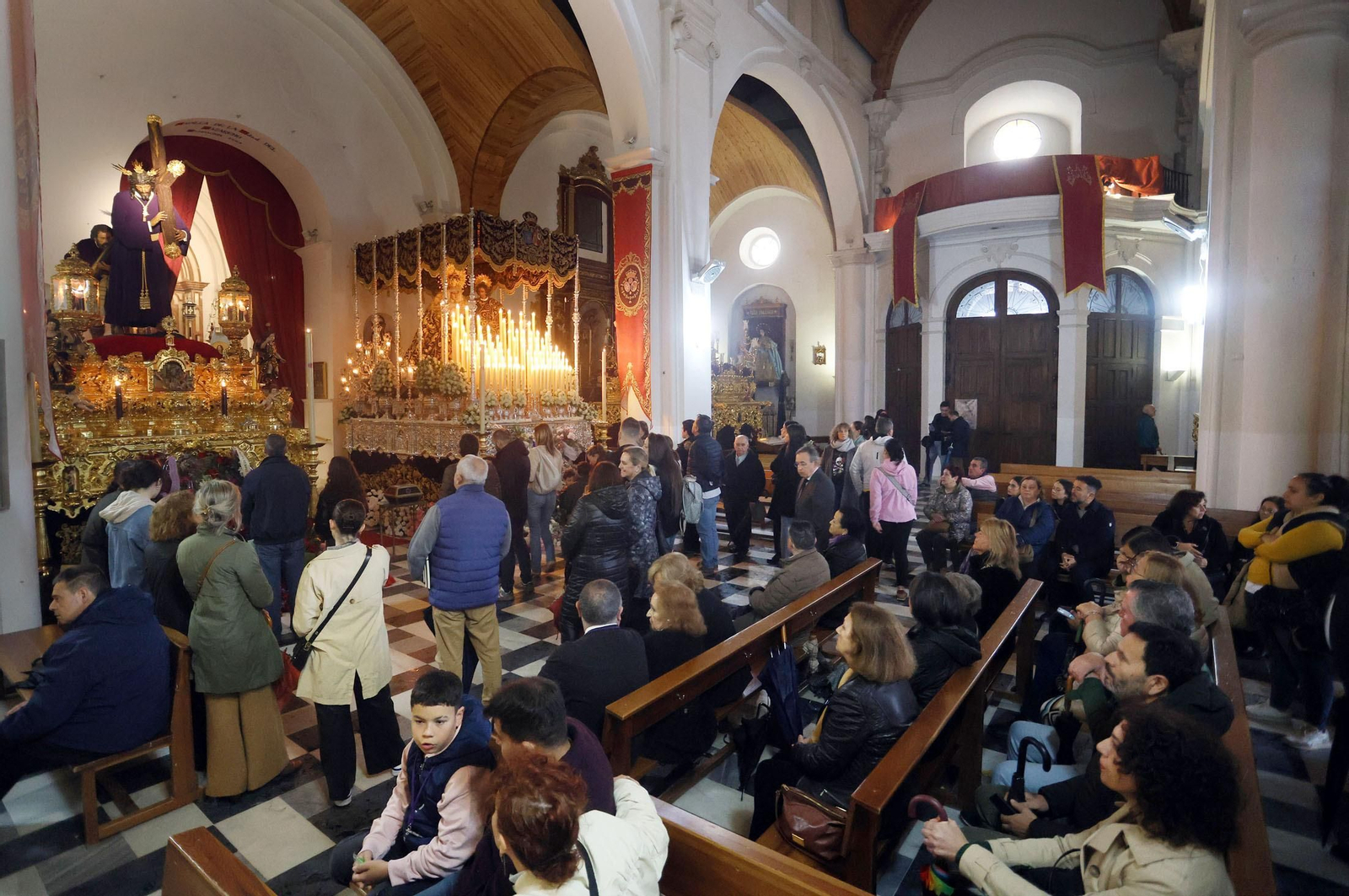 Las mejores imágenes de La Madrugá de Huelva: Hermandad del Nazareno