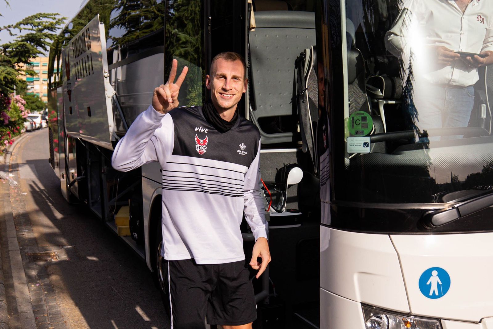 Alex Murphy antes de subirse al autobús camino de Lugo.
