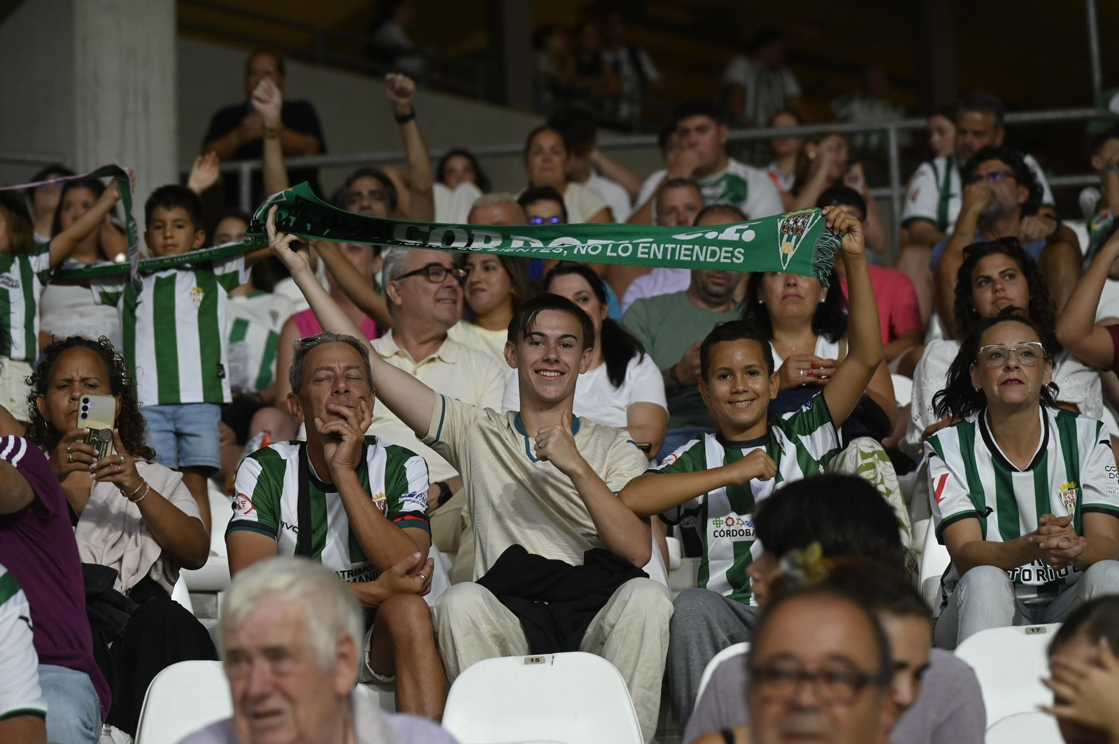 Las mejores fotos del ambiente en El Arcángel para el Córdoba CF - Las Palmas