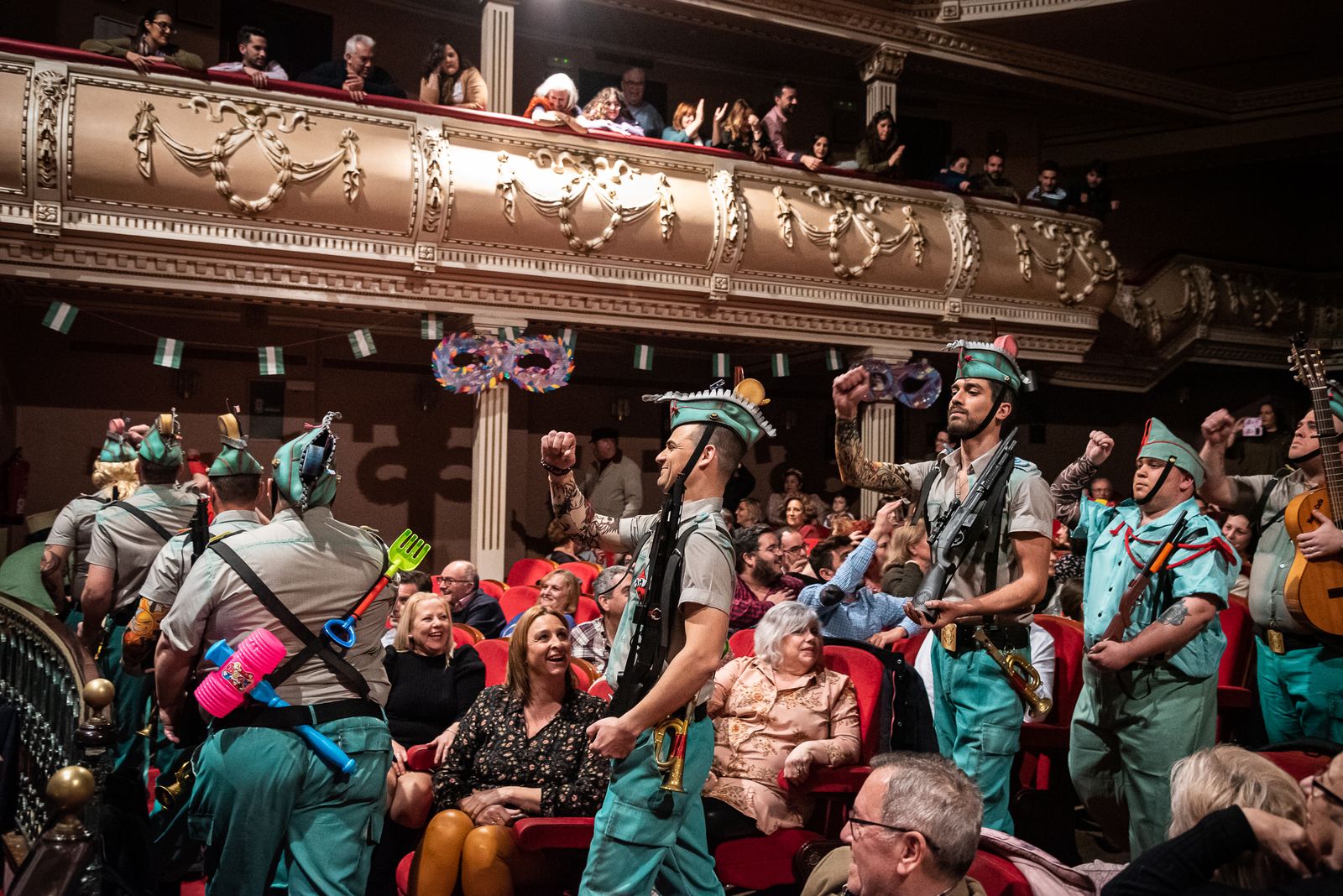 Imágenes de la murga 2020 ¡Qué choco llevo en lo alto! (2ª semifinal del Carnaval Colombino de Huelva)