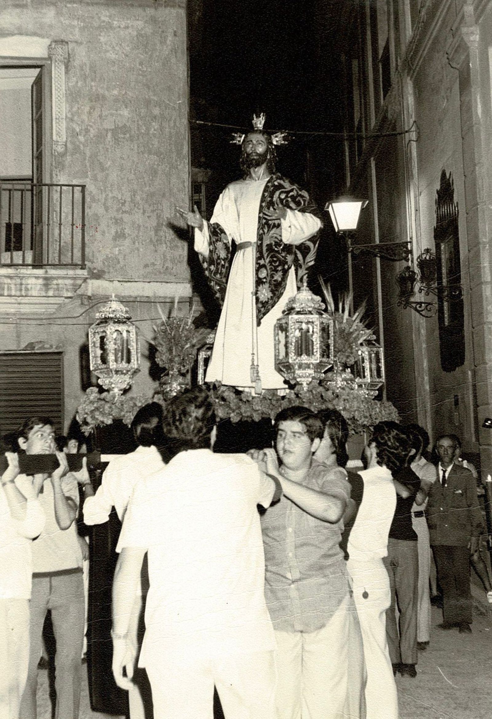 El Señor de la Cena durante el traslado a Los Terceros
