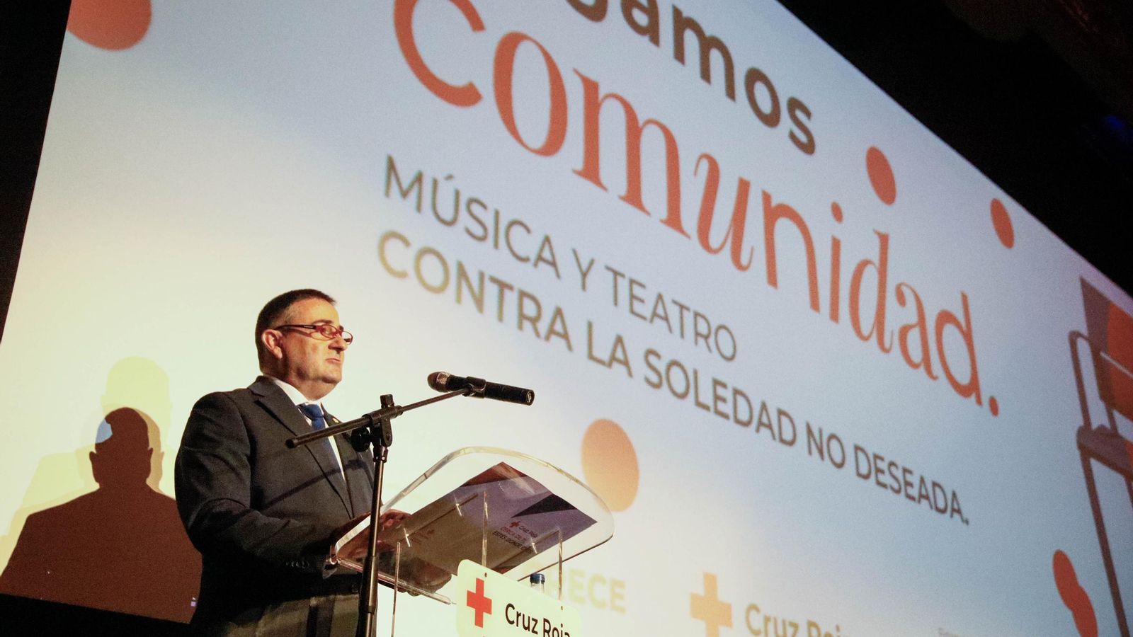 Antonio Alustré durante el evento 'Hagamos Comunidad', en el Teatro Cervantes.