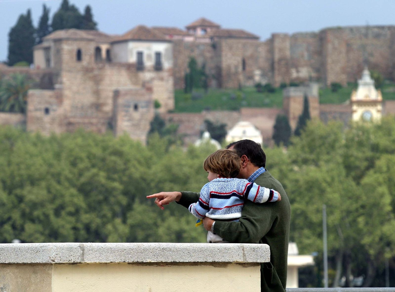 Los abuelos son uno de los colectivos que más sufren la separación de sus hijos al no poder disfrutar de la compañía de sus nietos cada vez que puedan.