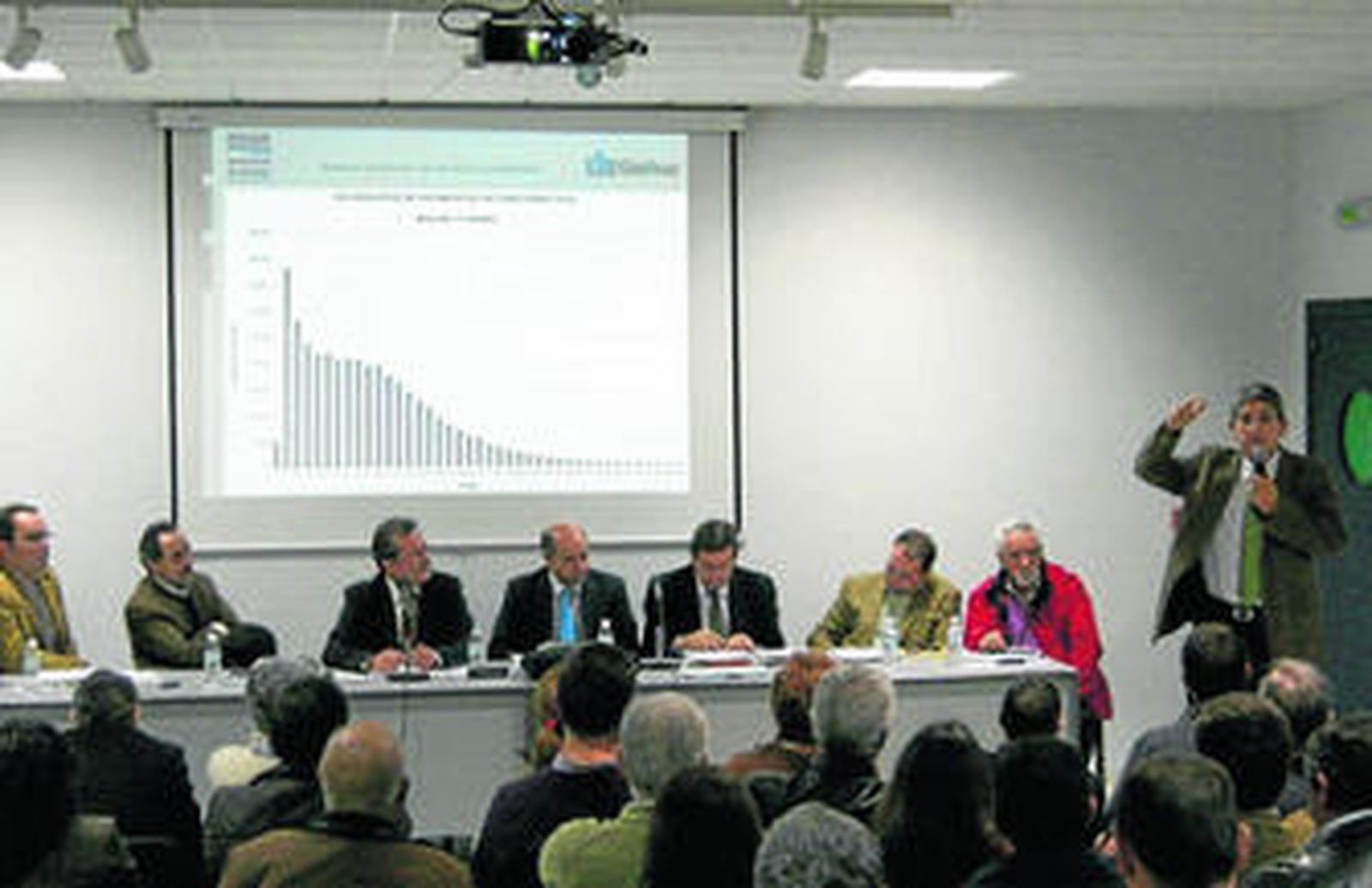 Sesión plenaria, celebrada en Nerva, que aprobó las cuentas y tarifas para 2012 en el seno de MAS y Giahsa.