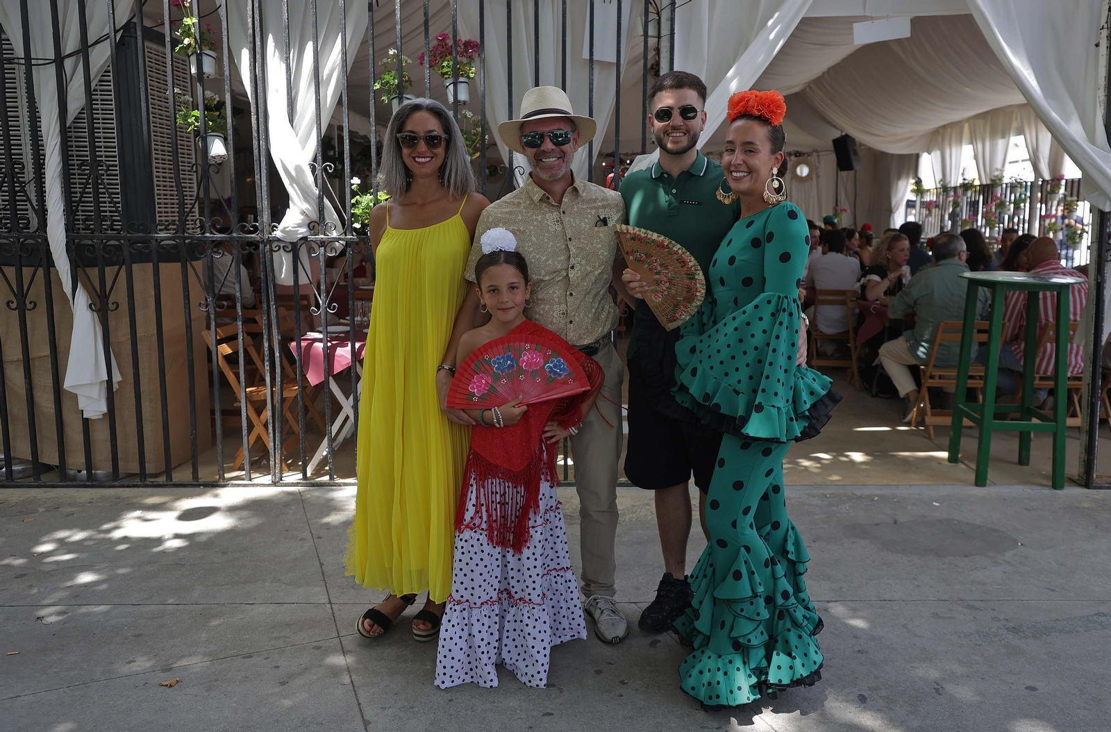 Búscate en las fotos del Domingo por Sevillanas de la Feria Real de Algeciras 2025