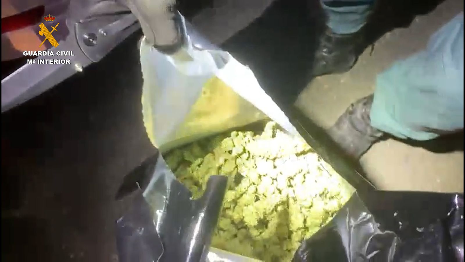 Parte de la droga intervenida por la Guardia Civil.