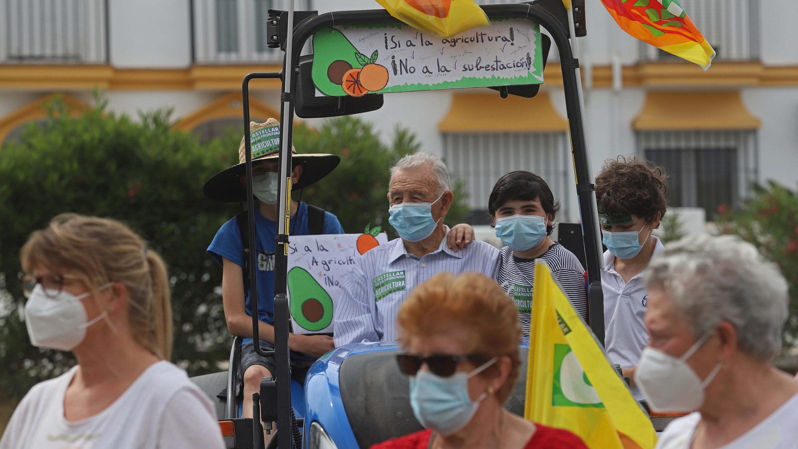 Fotos de la tractorada contra las fotovoltaicas en Castellar