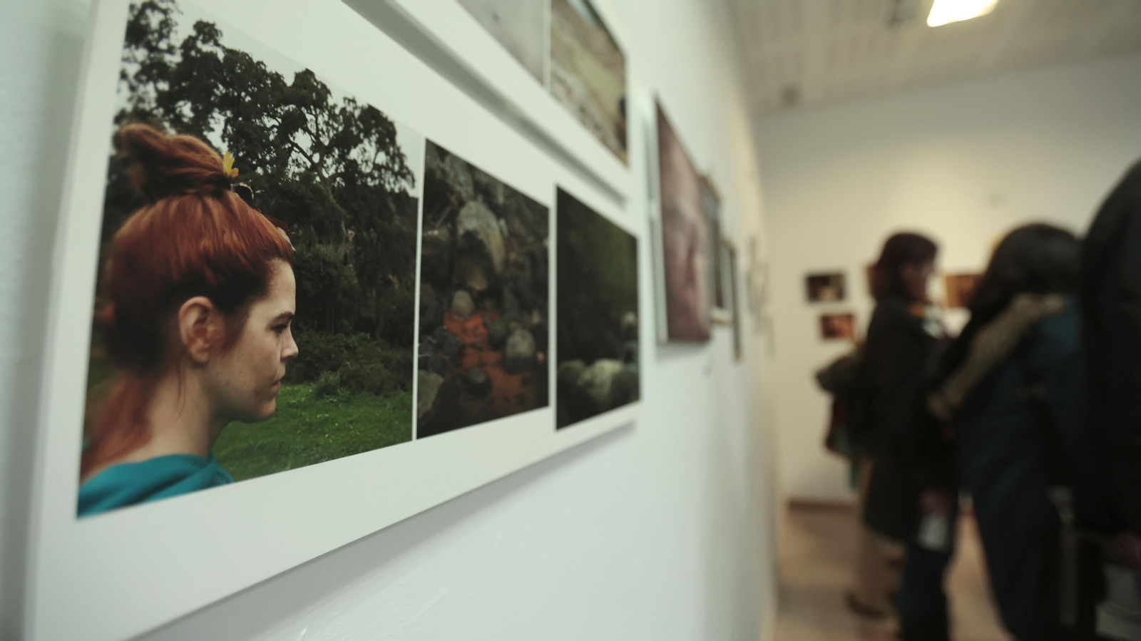 Inauguración exposición fotográfica colectiva "Diferente"