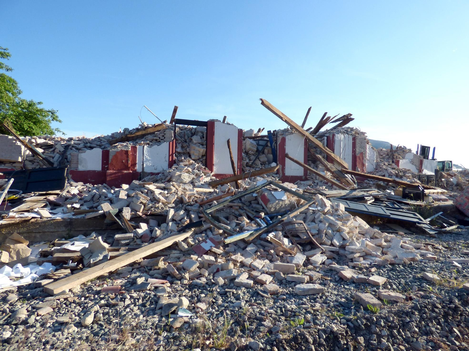 Estado de la vieja estación después de ser derribada.