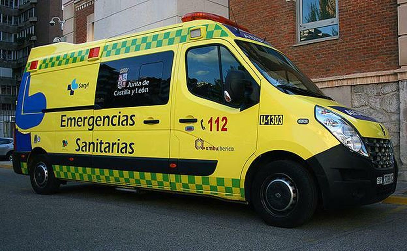 Ambulancia medicalizada del 112.