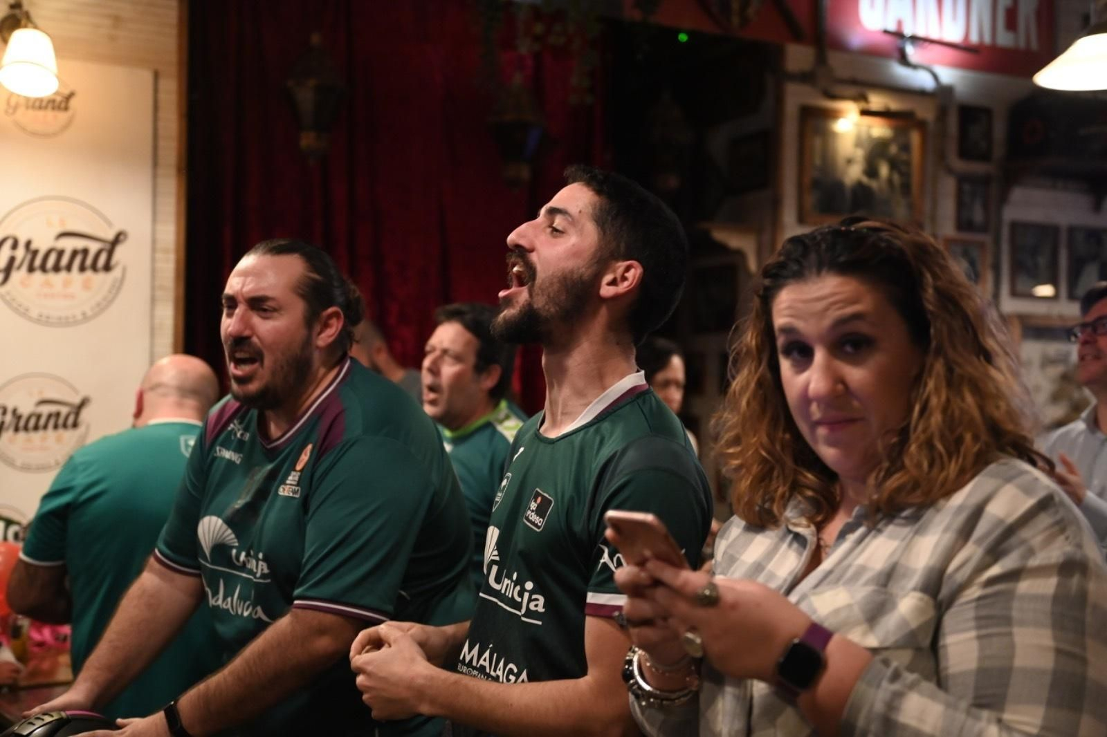 La fiesta del Le Grand Café del Centro con el Unicaja, en imágenes