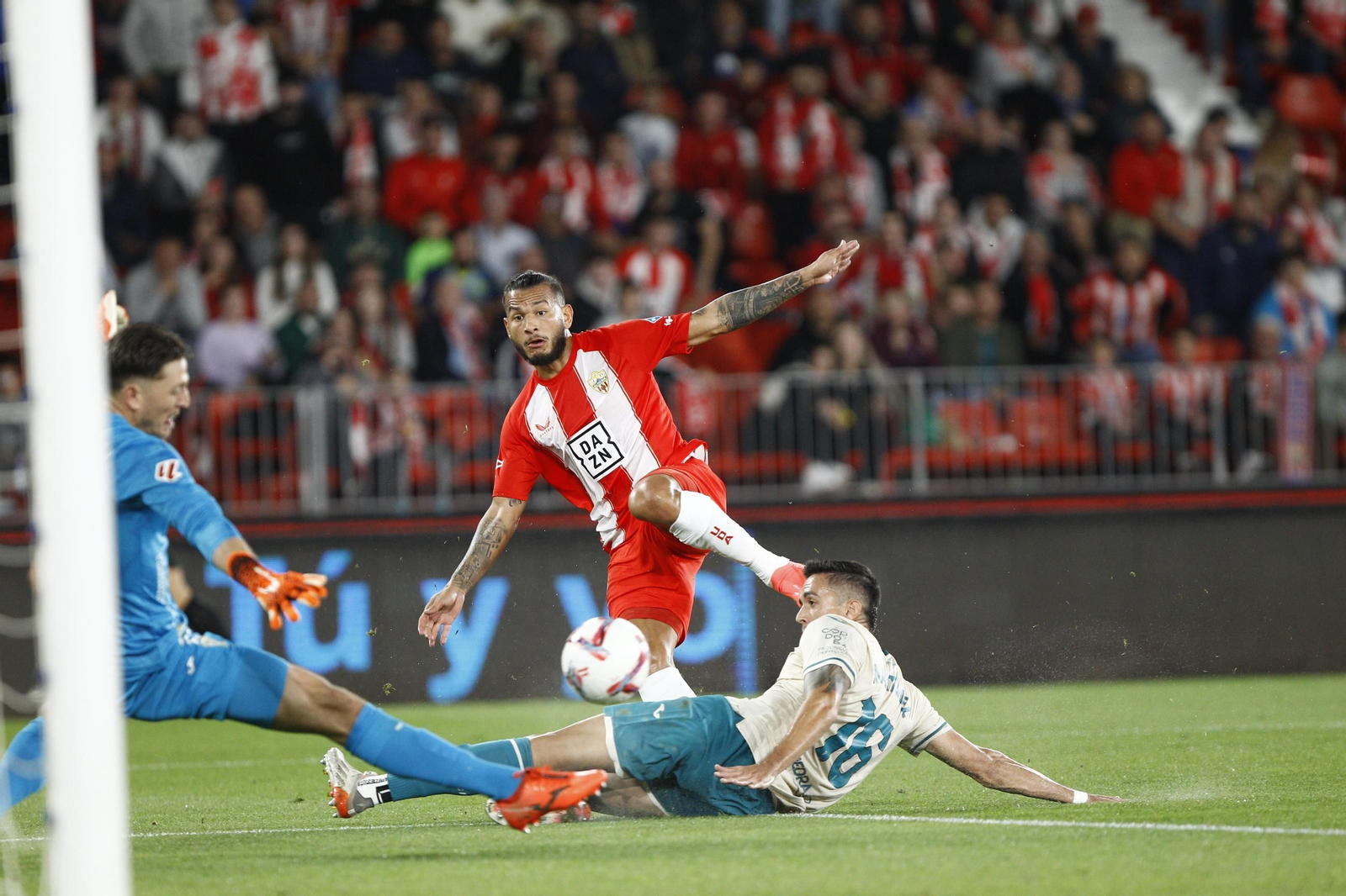 Las mejores imágenes del partido de fútbol U.D. Almería-Córdoba C.F.