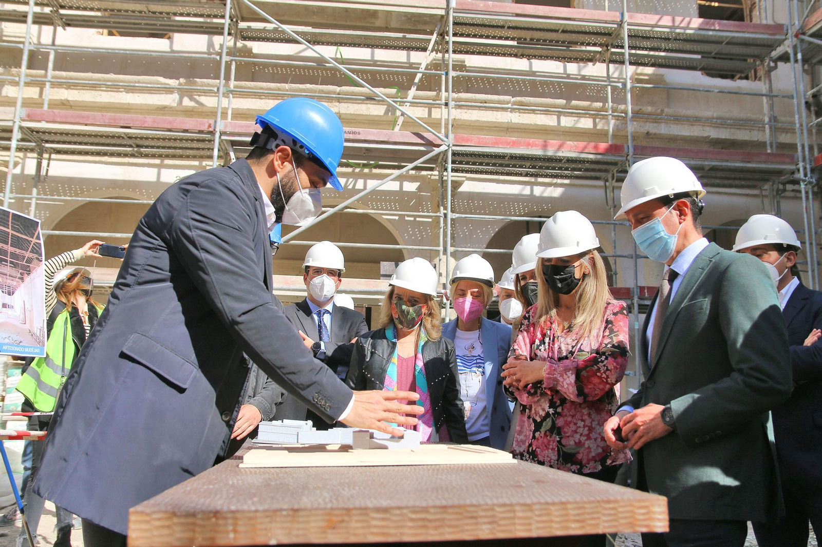 Fotogalería Carmen Crespo visita obras Museo del Realismo (antiguo Hospital Provincial)
