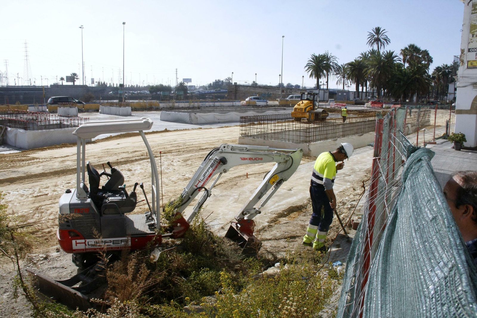 Más movimiento desde hoy en las obras del parking de Pozos Dulces