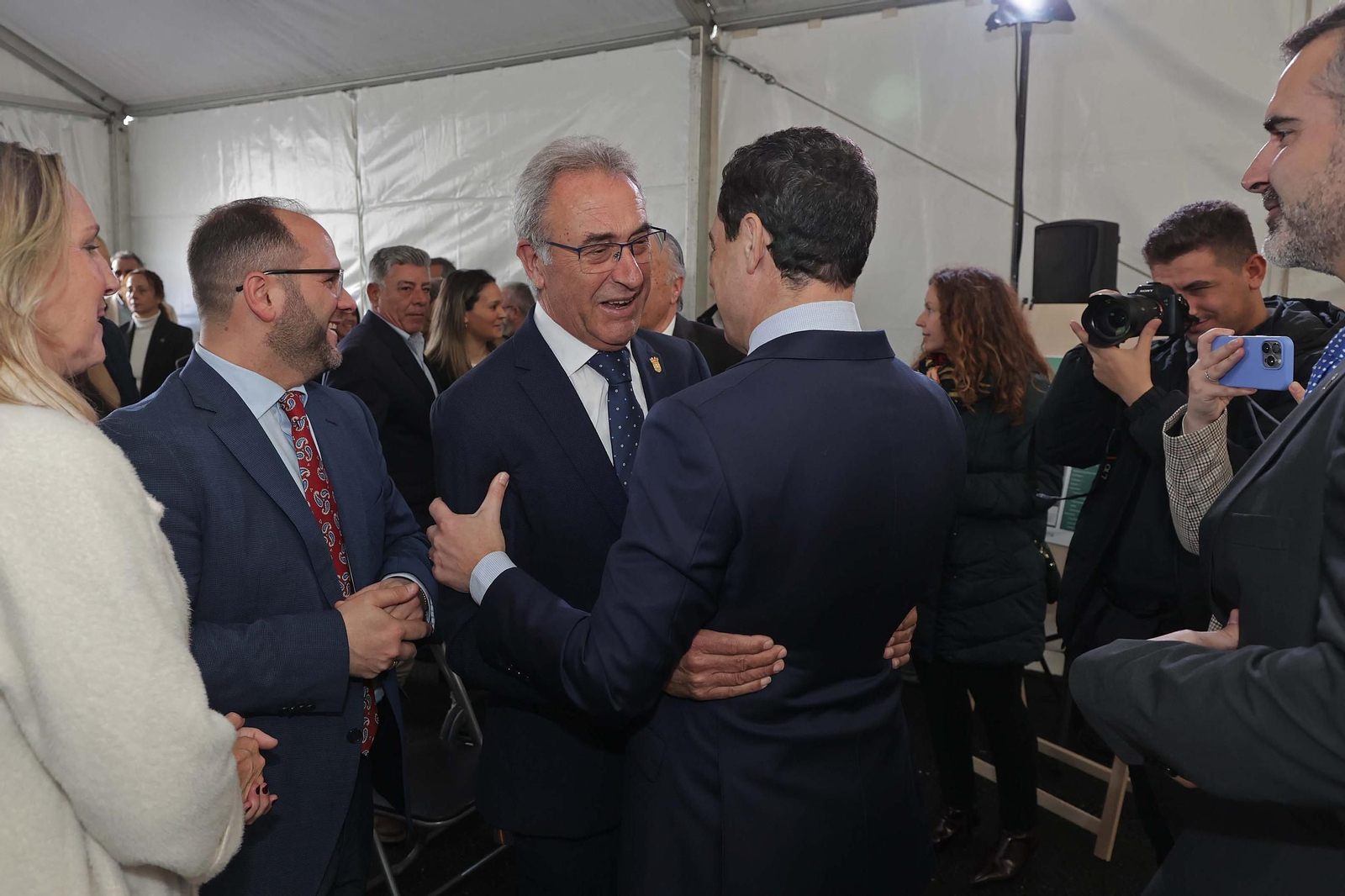 Juanma Moreno inaugura en Castellar la nueva tubería de agua para abastecer la zona norte de San Roque y el Valle del Guadiaro, en imágenes