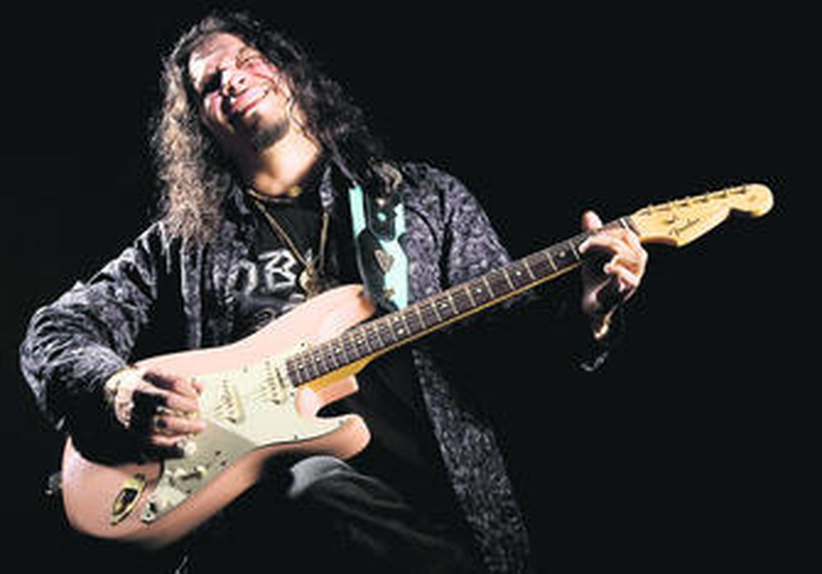 "La guitarra lo domina todo"