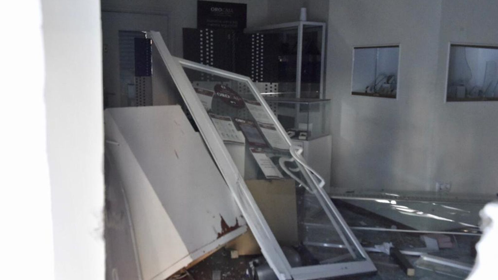 El interior del local, completamente destrozado.