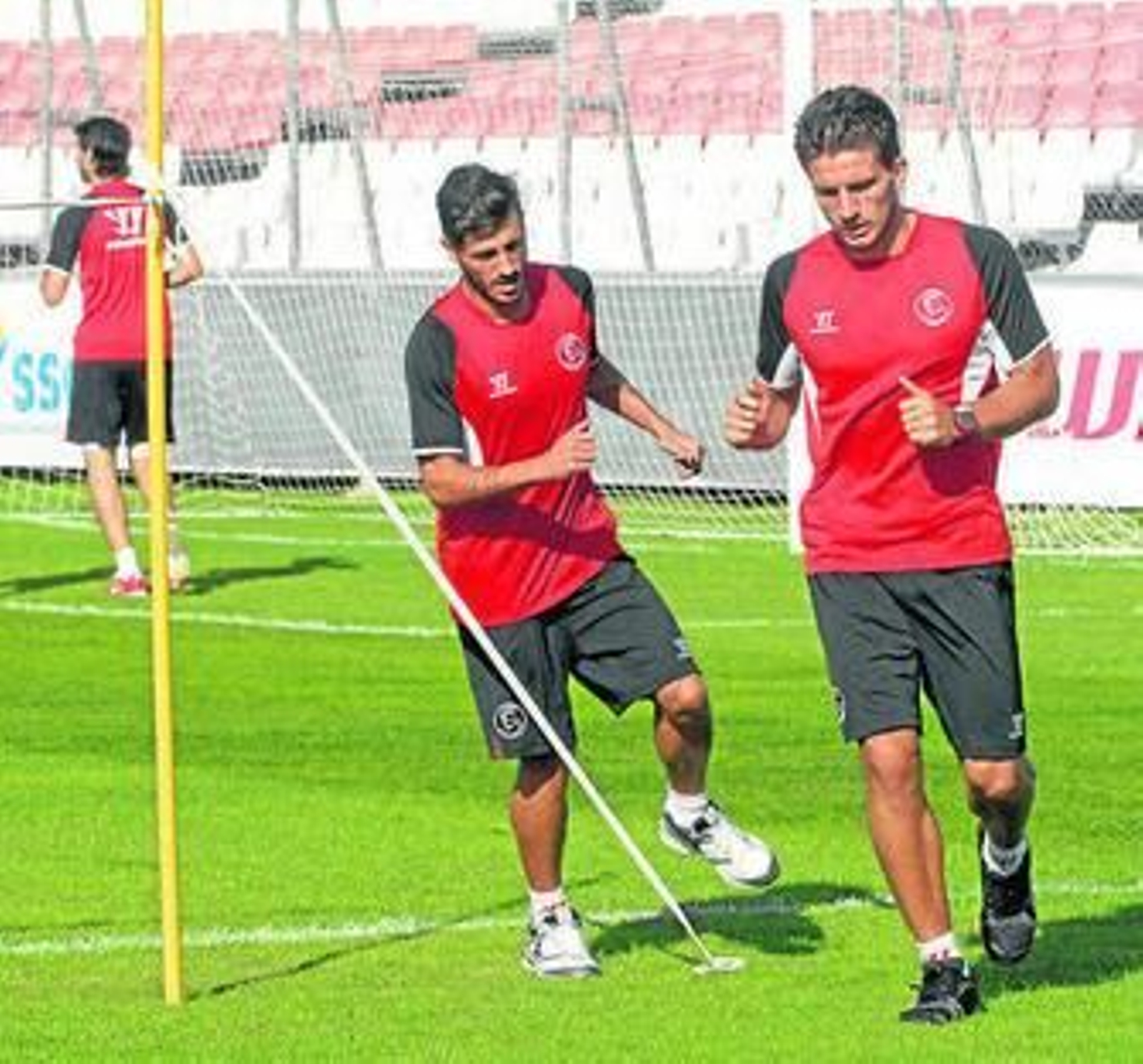 Figueiras sigue a su compatriota Carriço en la sesión de recuperación.