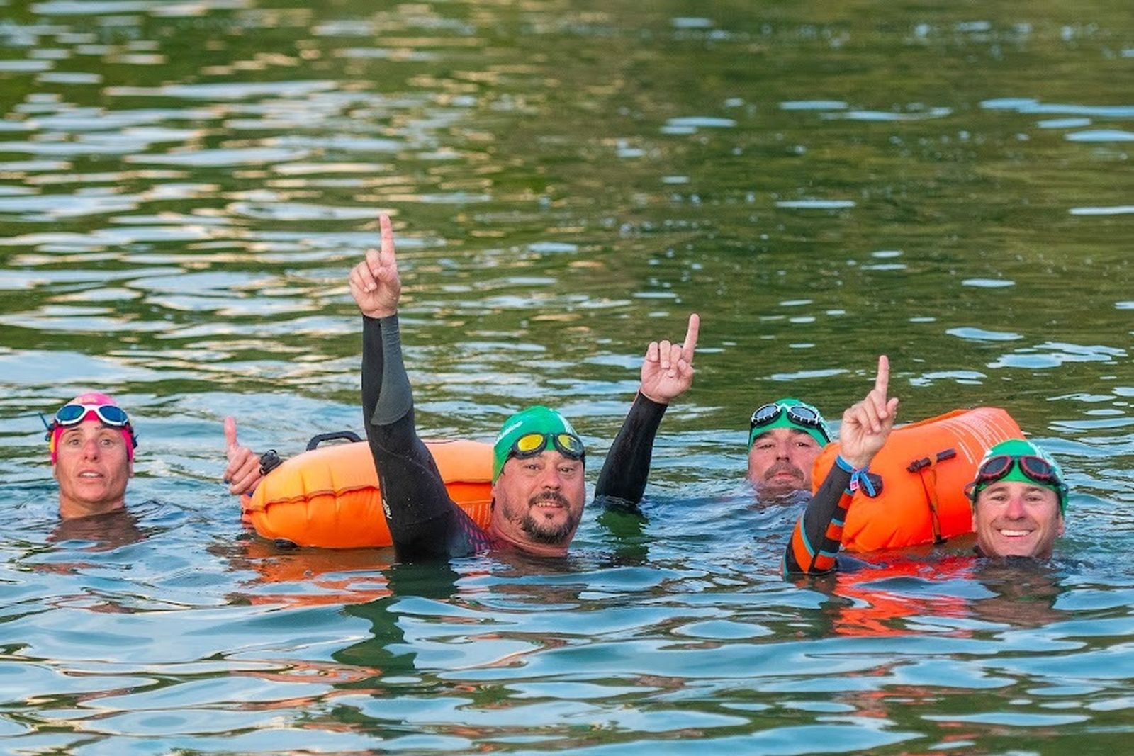 Triatlón a lo largo del Guadalquivir a beneficio de la Fundación Vicente Ferrer