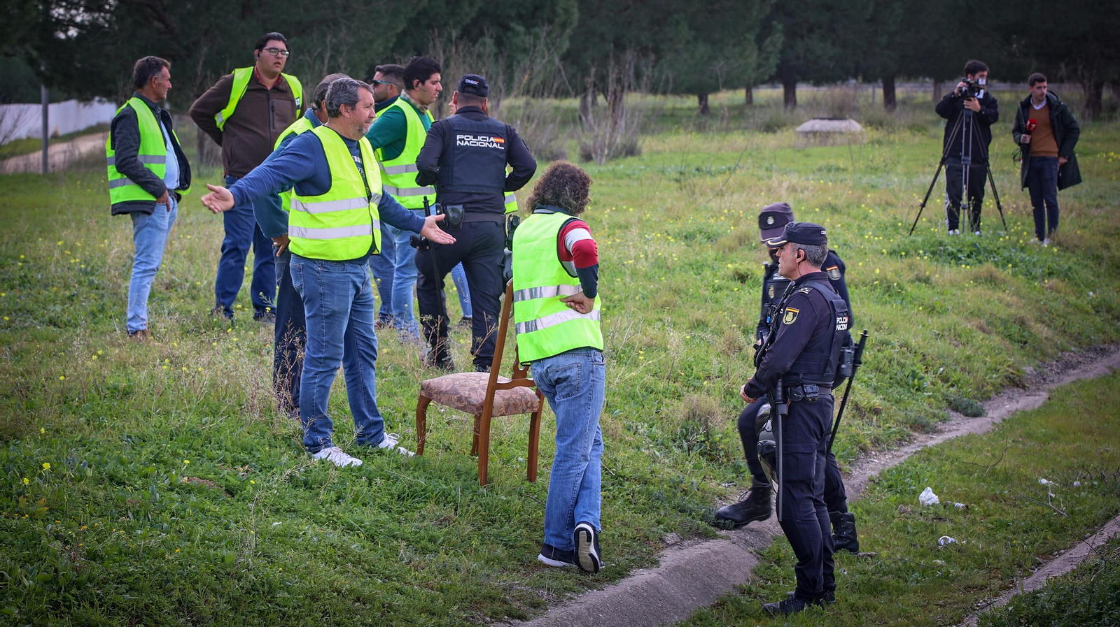 Mucha policía y pocos tractores