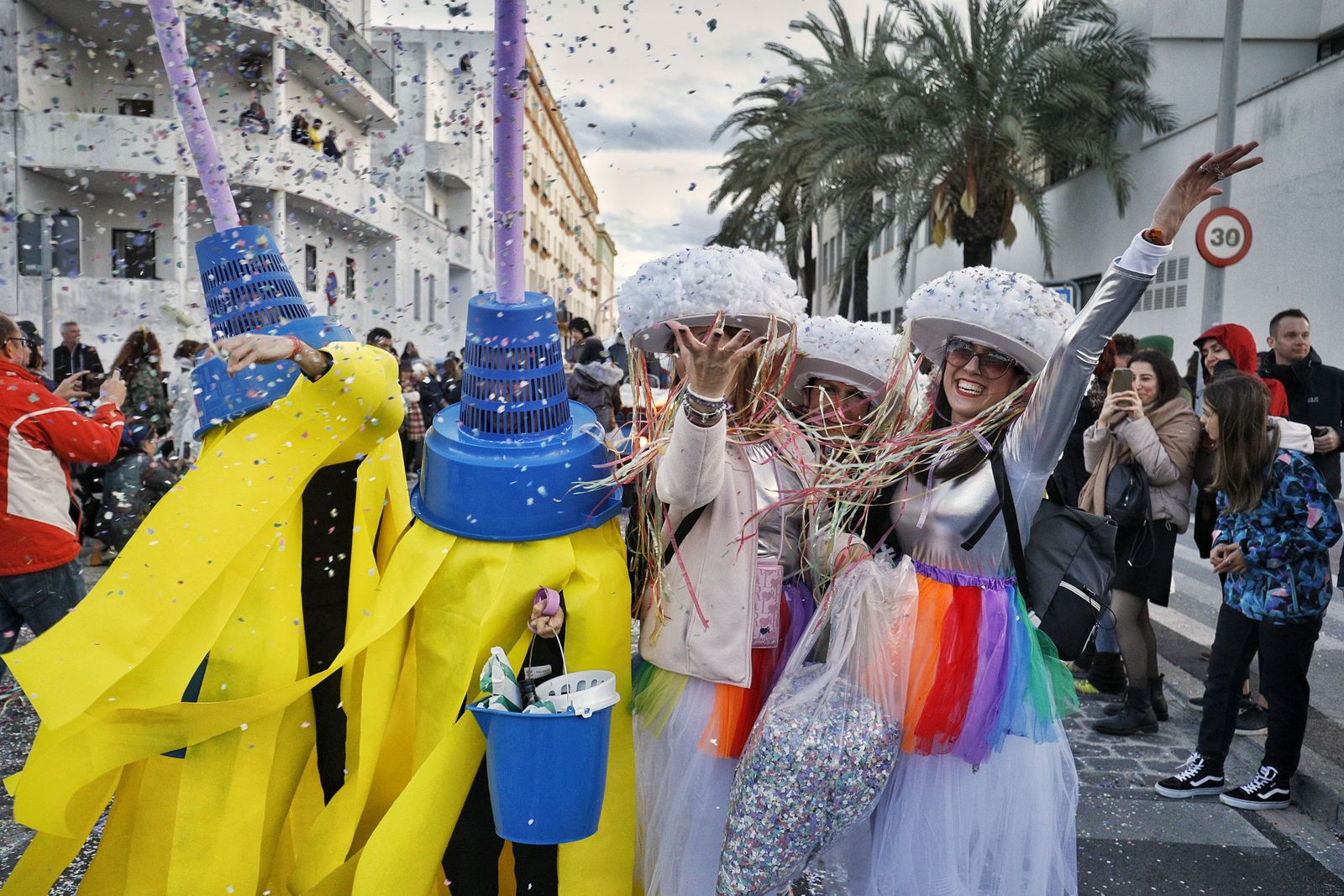 La cabalgata del humo del Carnaval de Cádiz 2023, en imágenes