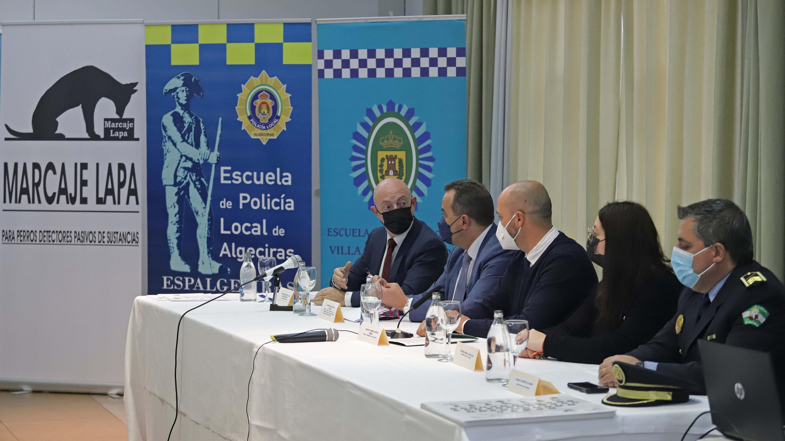 Fotos de la clausura del curso de guías caninos y perros detectores de droga en Los Barrios Fotos de la clausura del curso de guías caninos y perros detectores de droga en Los Barrios