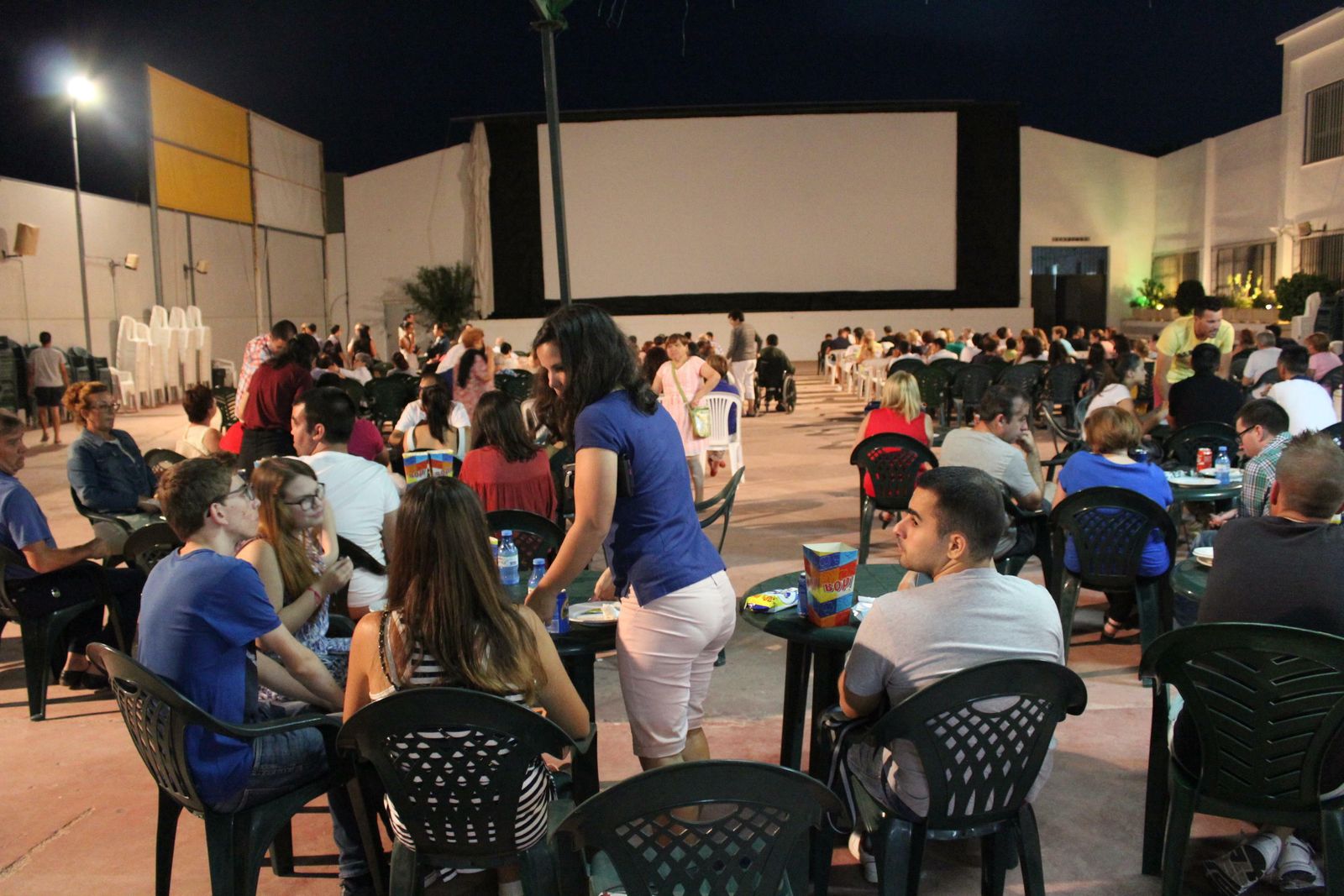 Regresa el cine de palomitas o bocata bajo un cielo de estrellas, en Vera