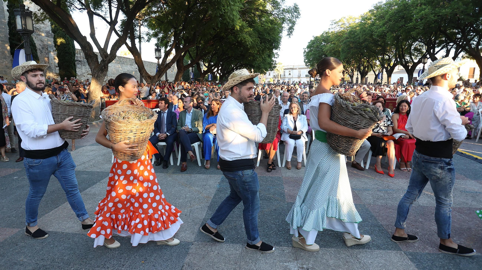 Imágenes de la tradicional pisa de la uva en Jerez