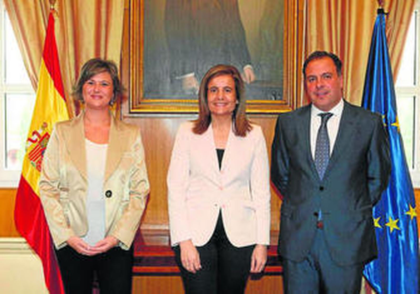 Carmen Rocío Rebollo, Fátima Báñez y Juan Carlos Duarte, ayer.