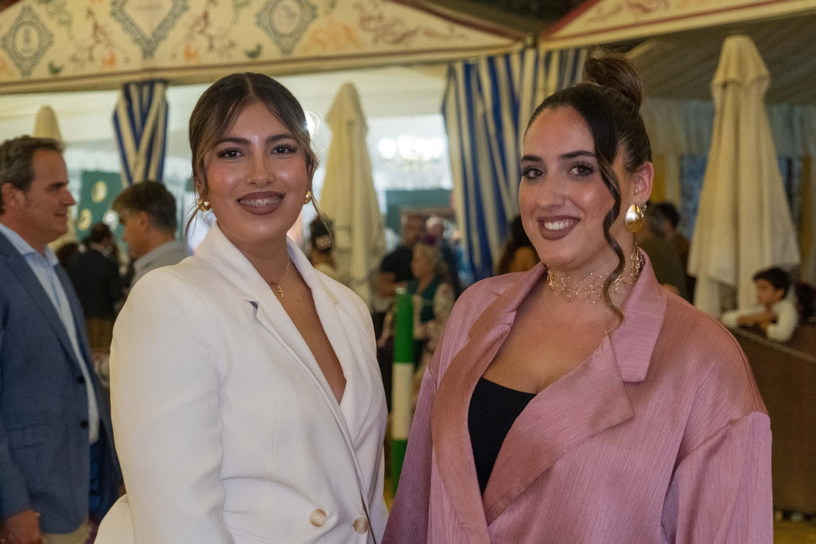 Imágenes del ambiente del ambiente de la noche del domingo en la Feria de Otoño y del Caballo 2025 de Huelva