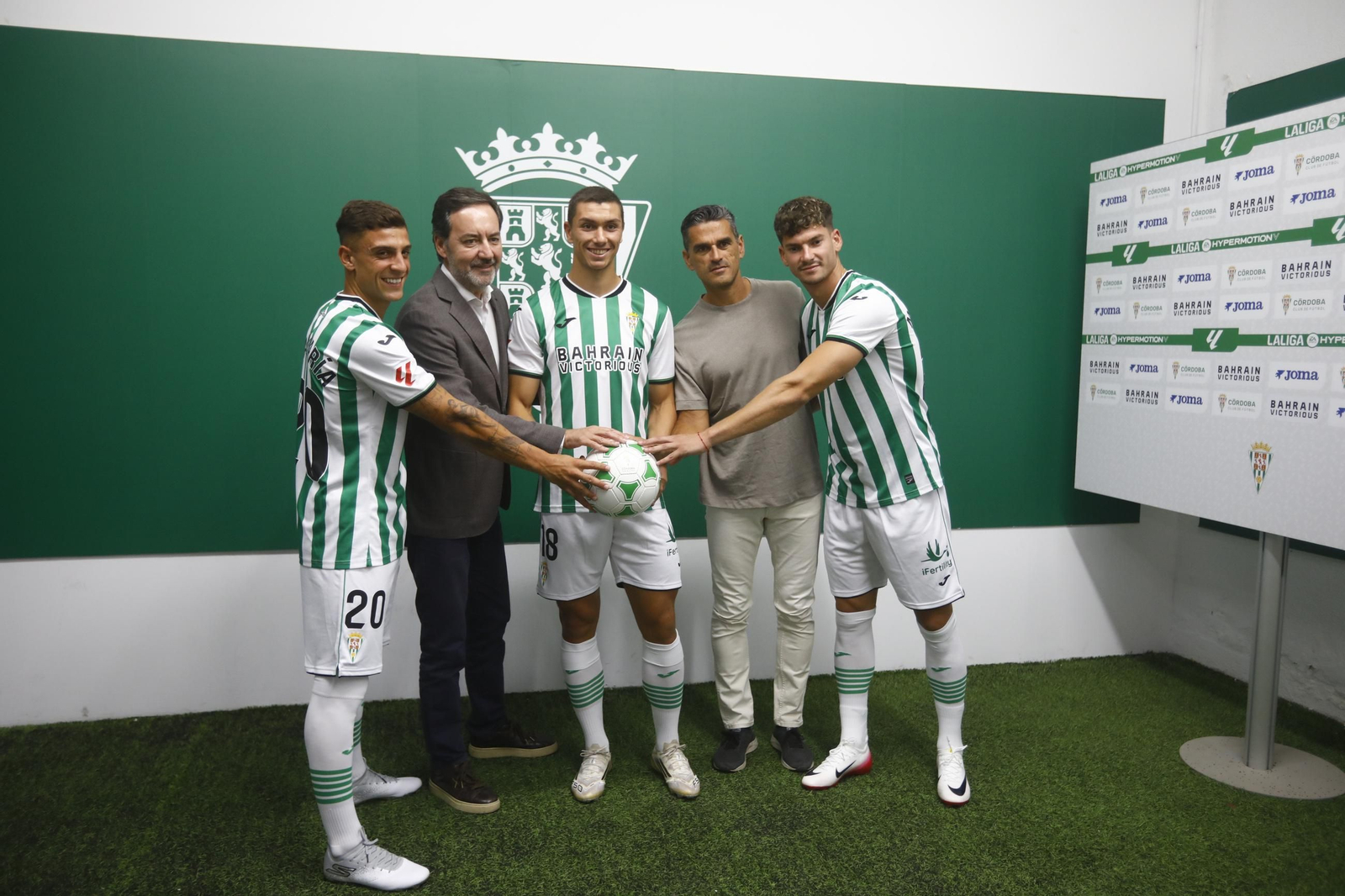 Las mejores fotos de la presentación de Adri Fuentes, Juan María Alcedo y Mariano Carmona como jugadores del Córdoba CF