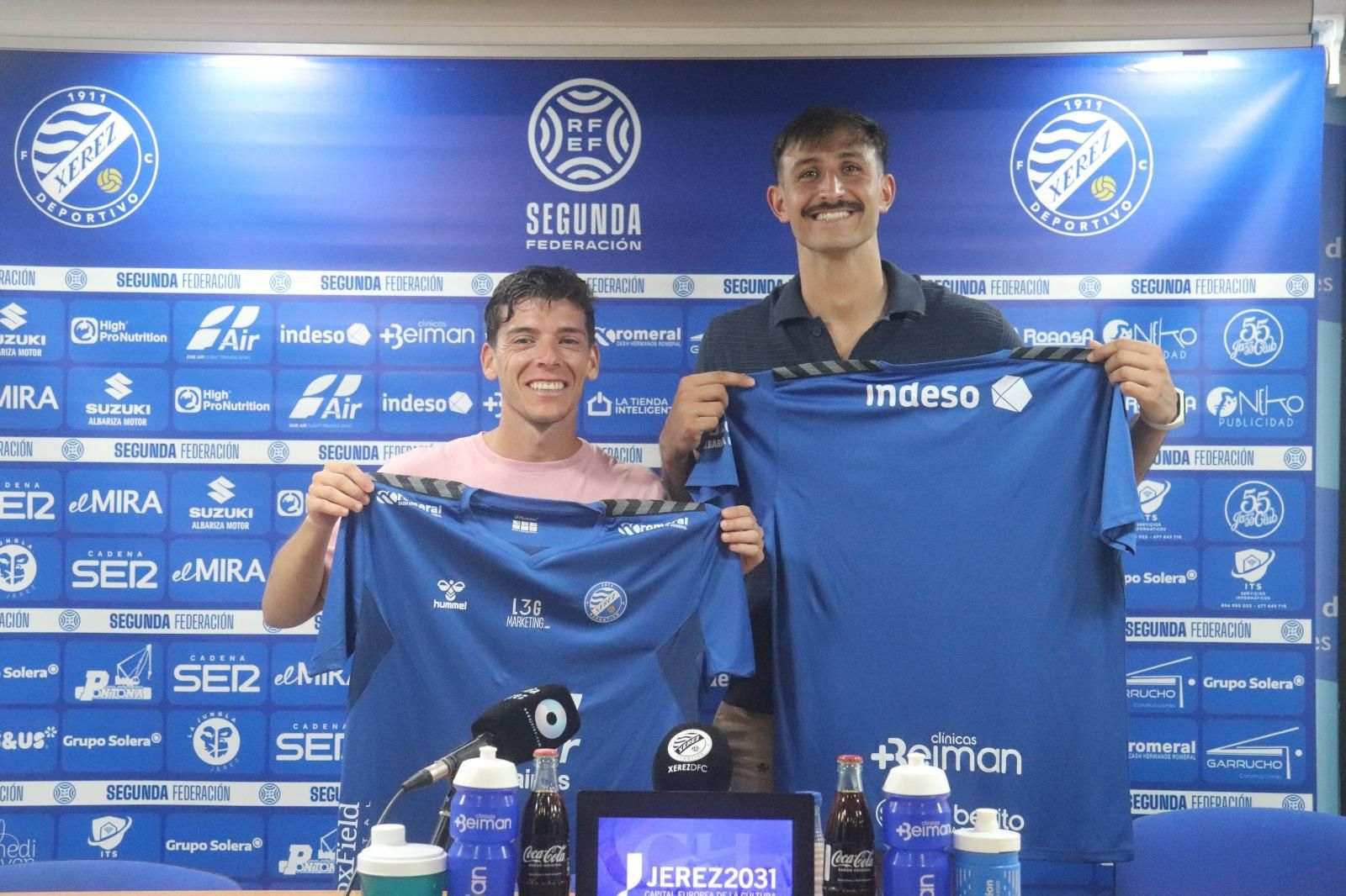 Juanjo Mateo y Mauro Lucero, dos de los nuevos refuerzos del Xerez DFC para la campaña 25/26.