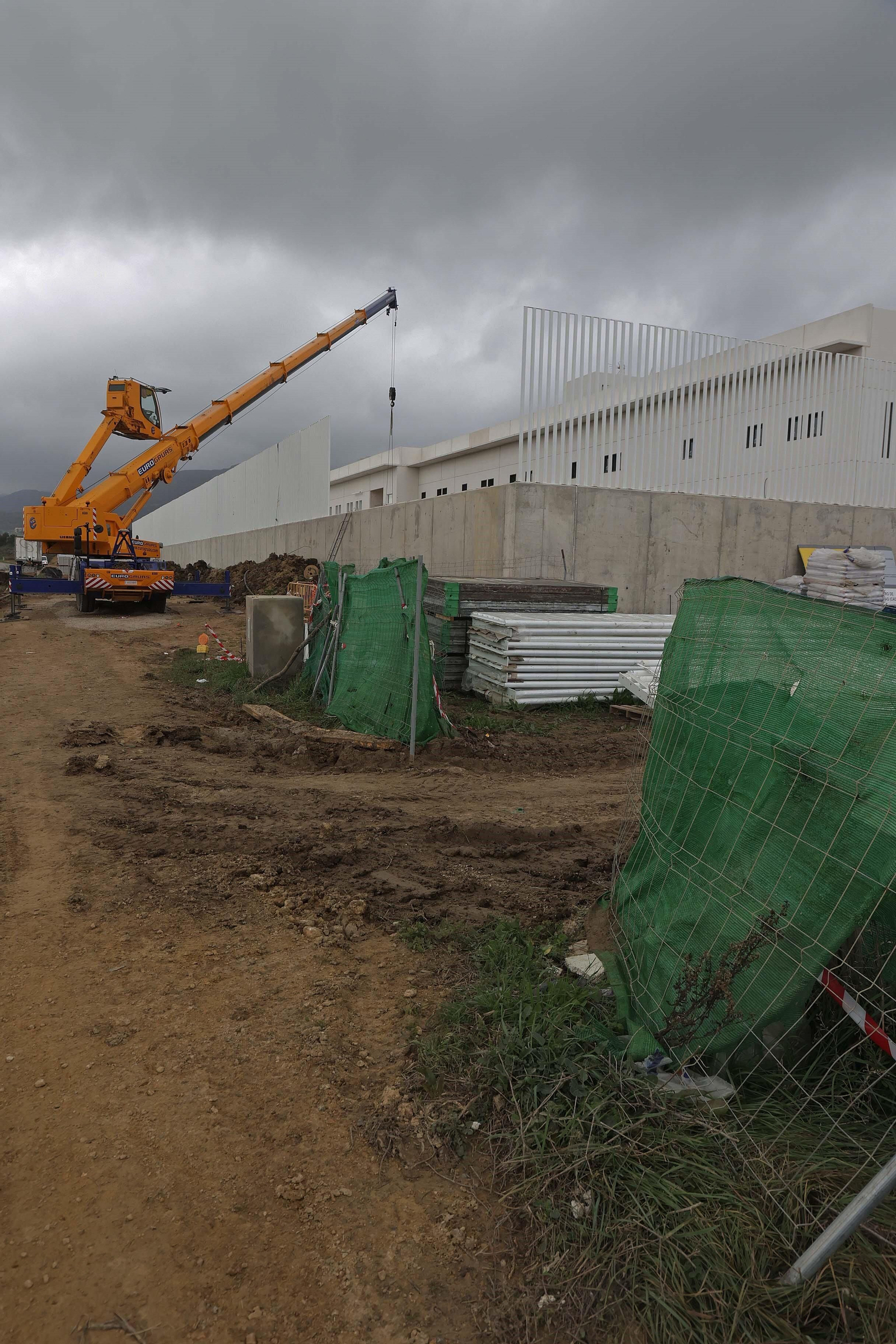 Últimos detalles en el nuevo CIE de Algeciras.