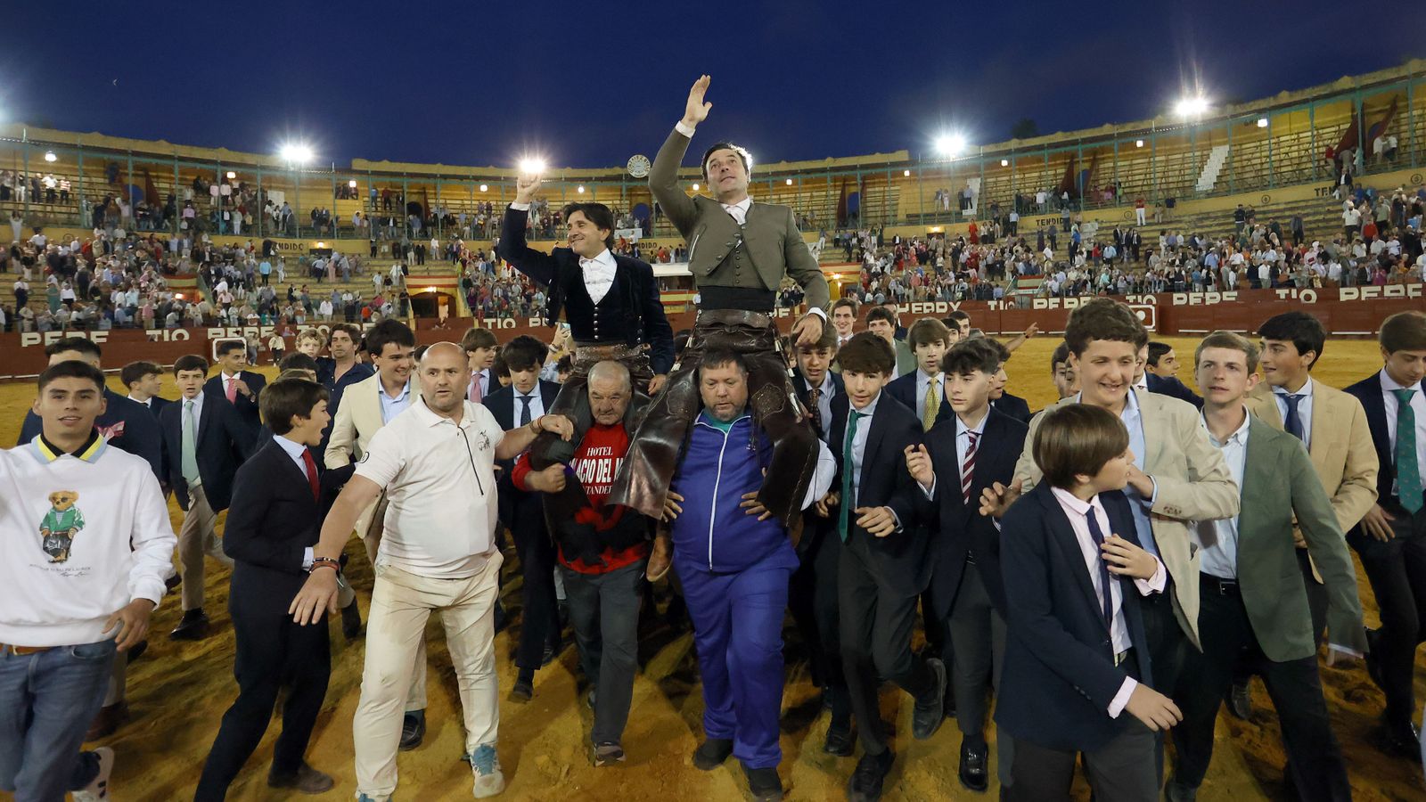 Andy Cartagena, Diego Ventura y Lea Vicens en la corrida de rejones de la Feria de Jerez 2024