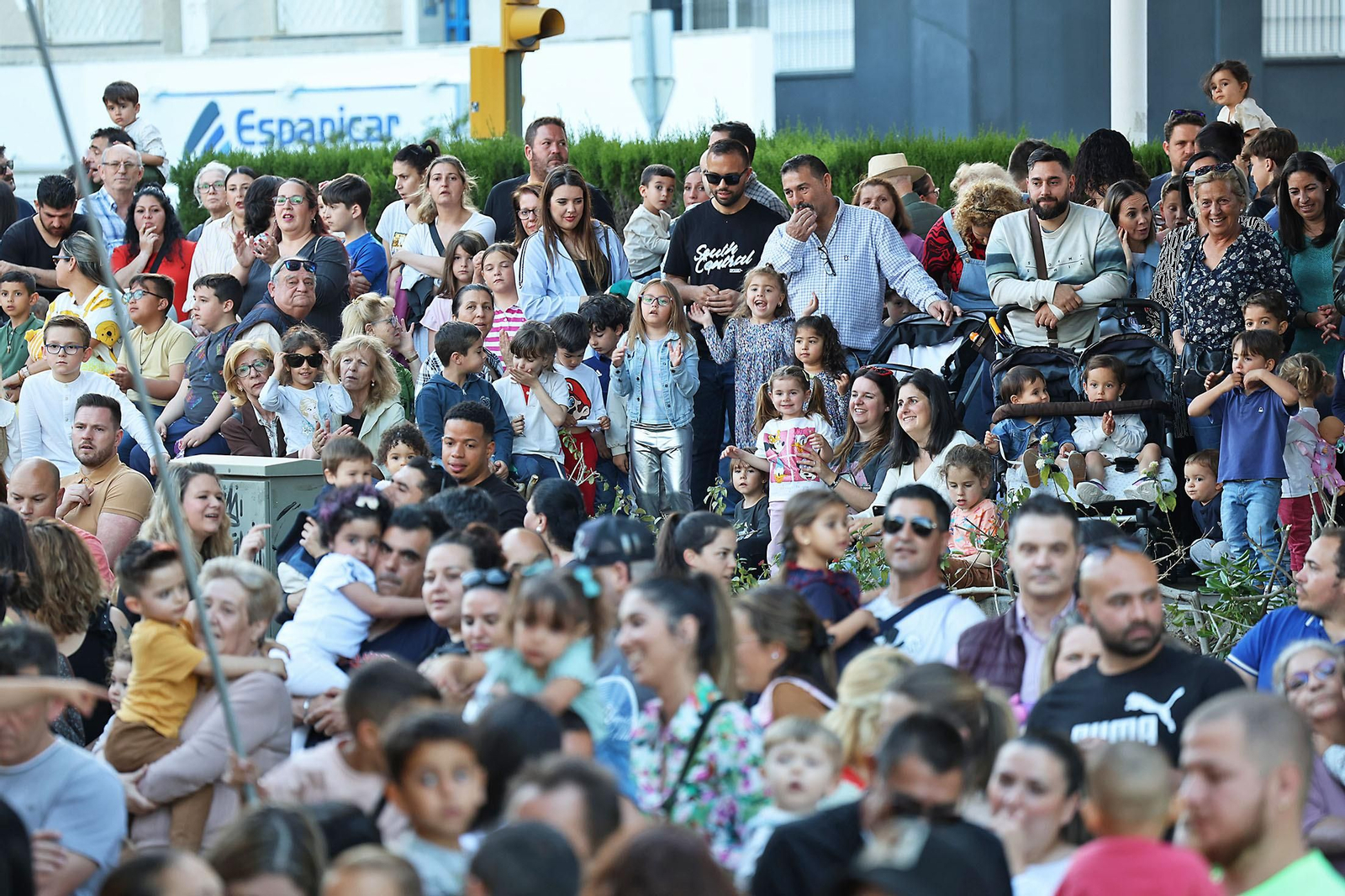 Imágenes del Festival Mundial de Foodtrucks y los cantajuegos DIsney en Huelva