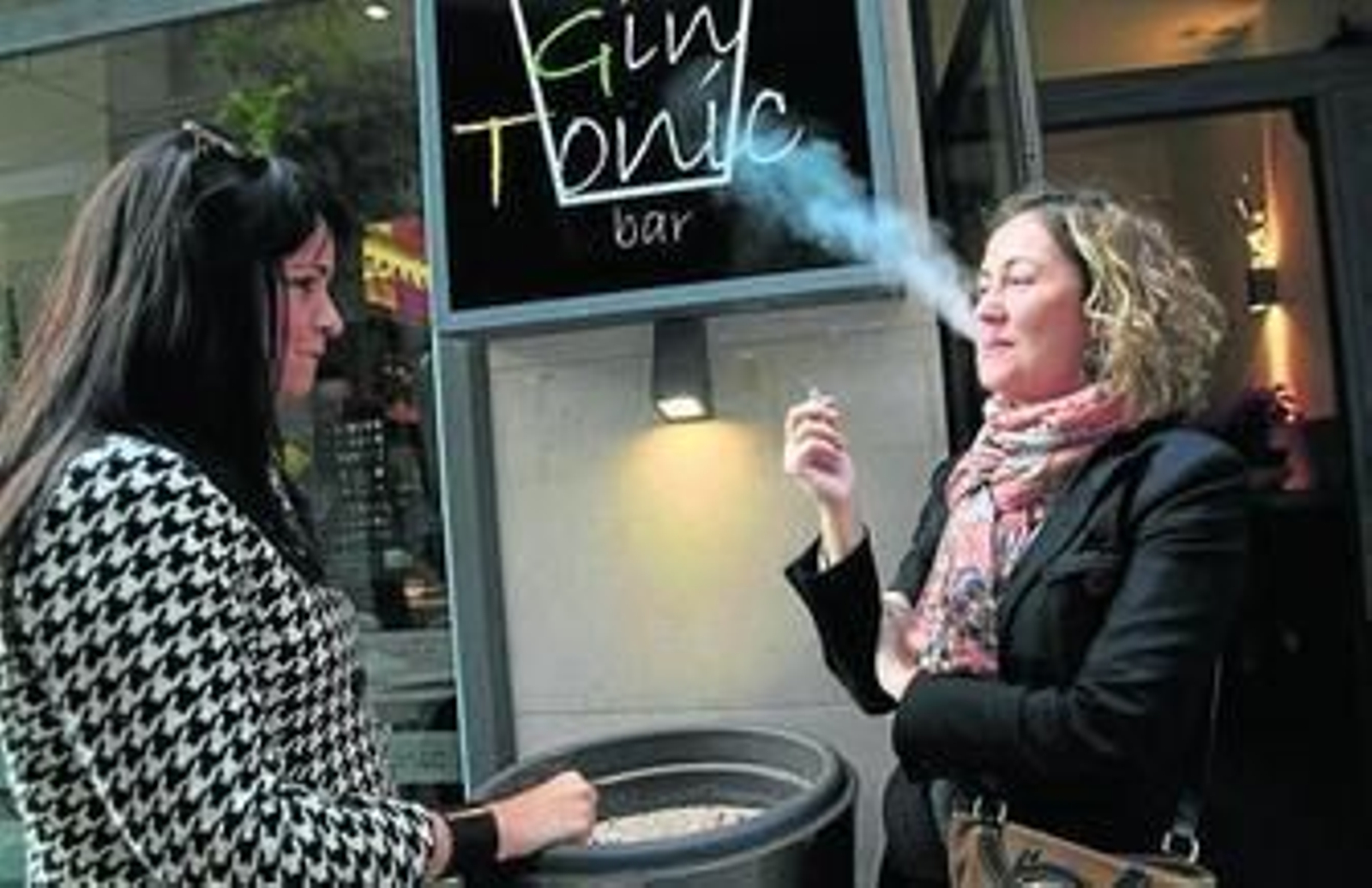 La incorporación del tabaquismo entre las mujeres, una de las causas.