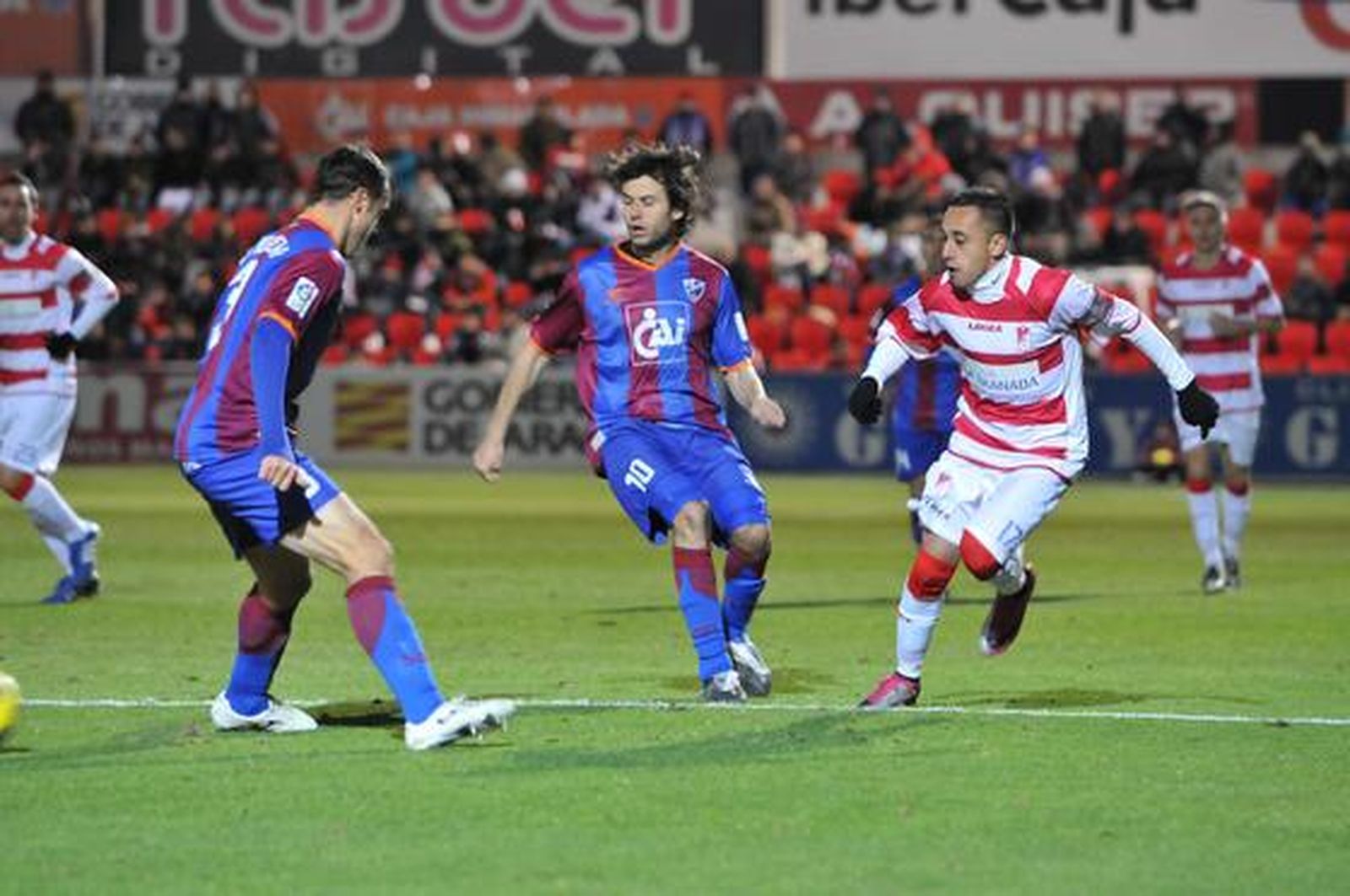 El Granada no pasa del empate en Huesca (0-0). / LOF