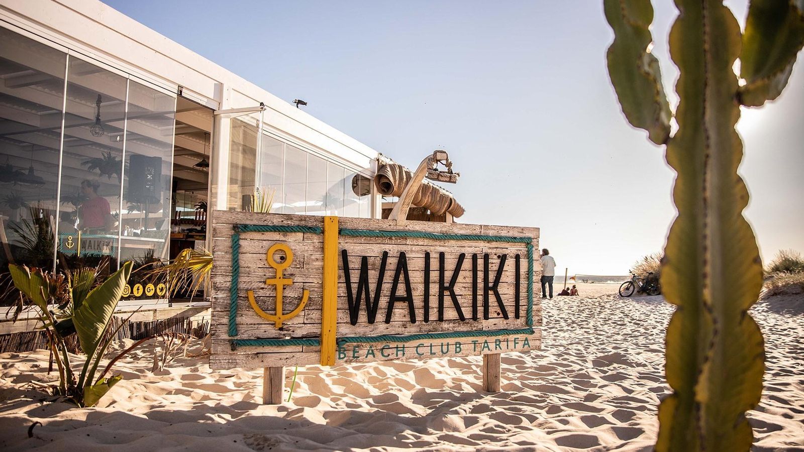 "Waikiki" en Los Lances