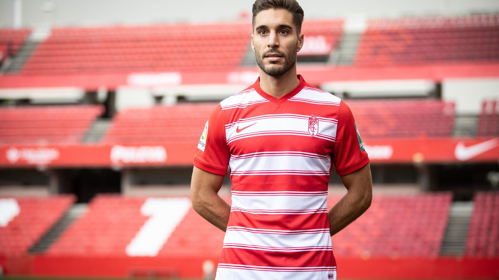 Rochina lucirá el dorsal 21 en su camiseta. Rochina lucirá el dorsal 21 en su camiseta.